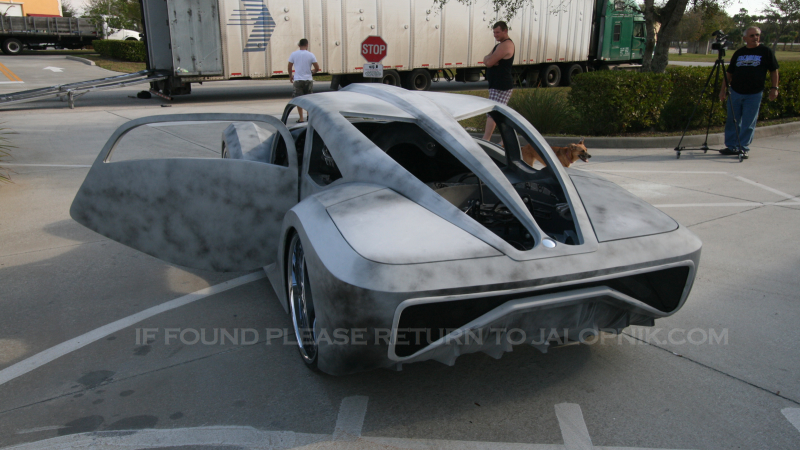 Illustration for article titled EXCLUSIVE: Will.I.Am's $900,000 One-Of-A-Kind Car Is Actually A 1958 VW Beetle And Took Forever To Build Because Will.I.Am Is Insane